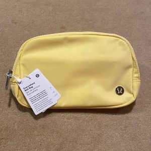 NWT Lululemon Everywhere Belt Bag in Sunray Yellow